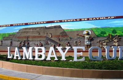 VENTA DE CASONA EN CALLE MIGUEL GRAU - LAMBAYEQUE